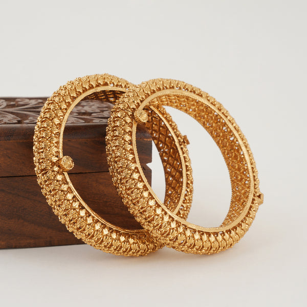 Beautiful plain high gold bangle set