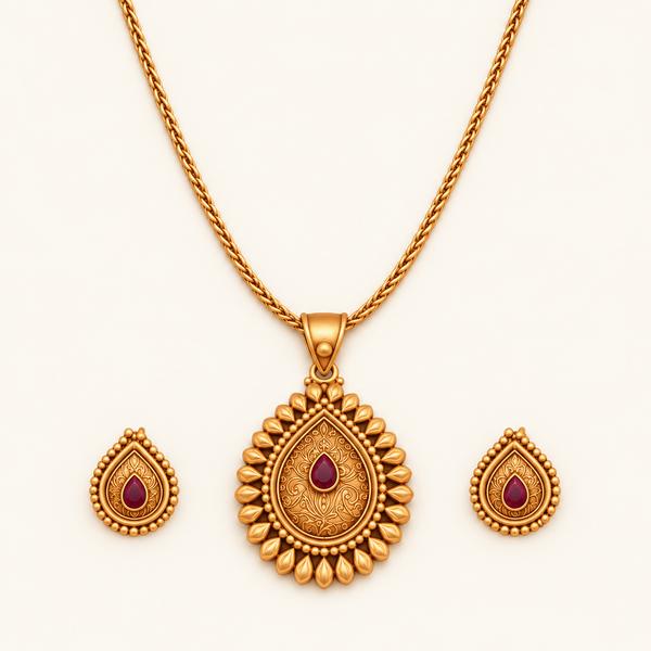 Amazing antique gold pear shaped antique gold pendant set