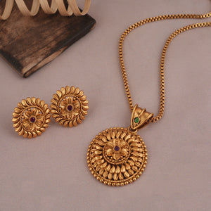 Stunning antique gold round floral stone pendant set with stud earring