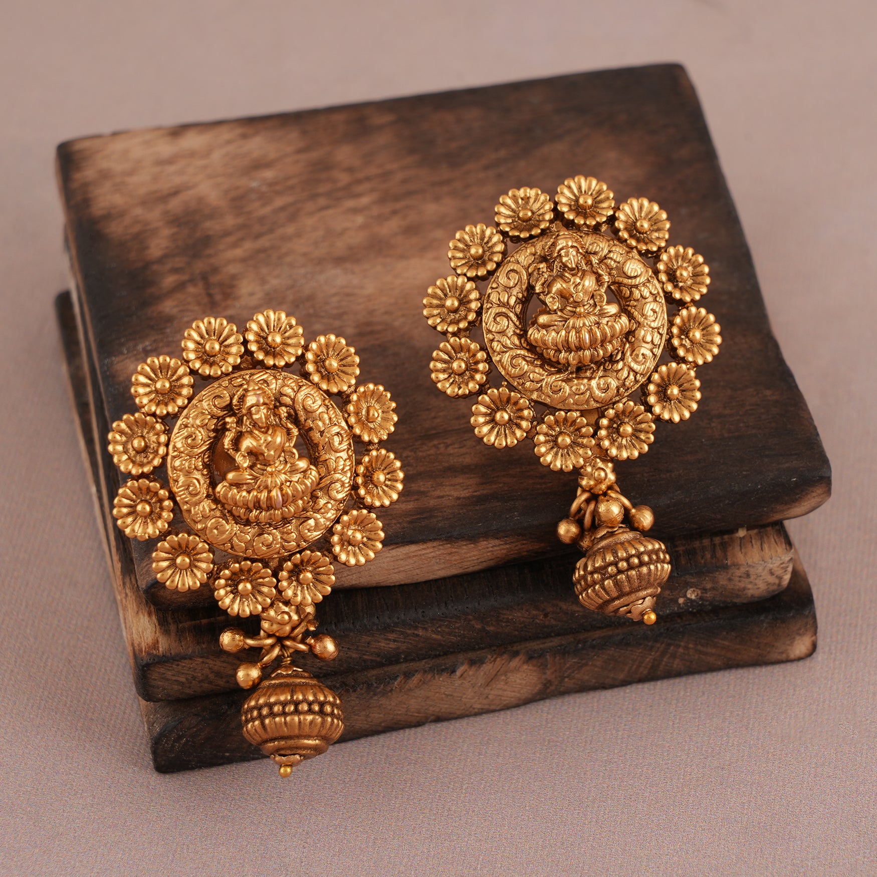 Long gorgeous antique gold plain Maa Lakshmi necklace set | Temple Jewellery