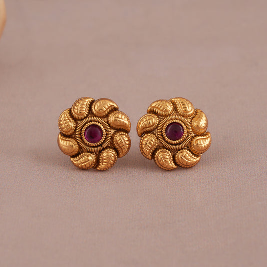 Cute antique gold floral ruby stone stud earring