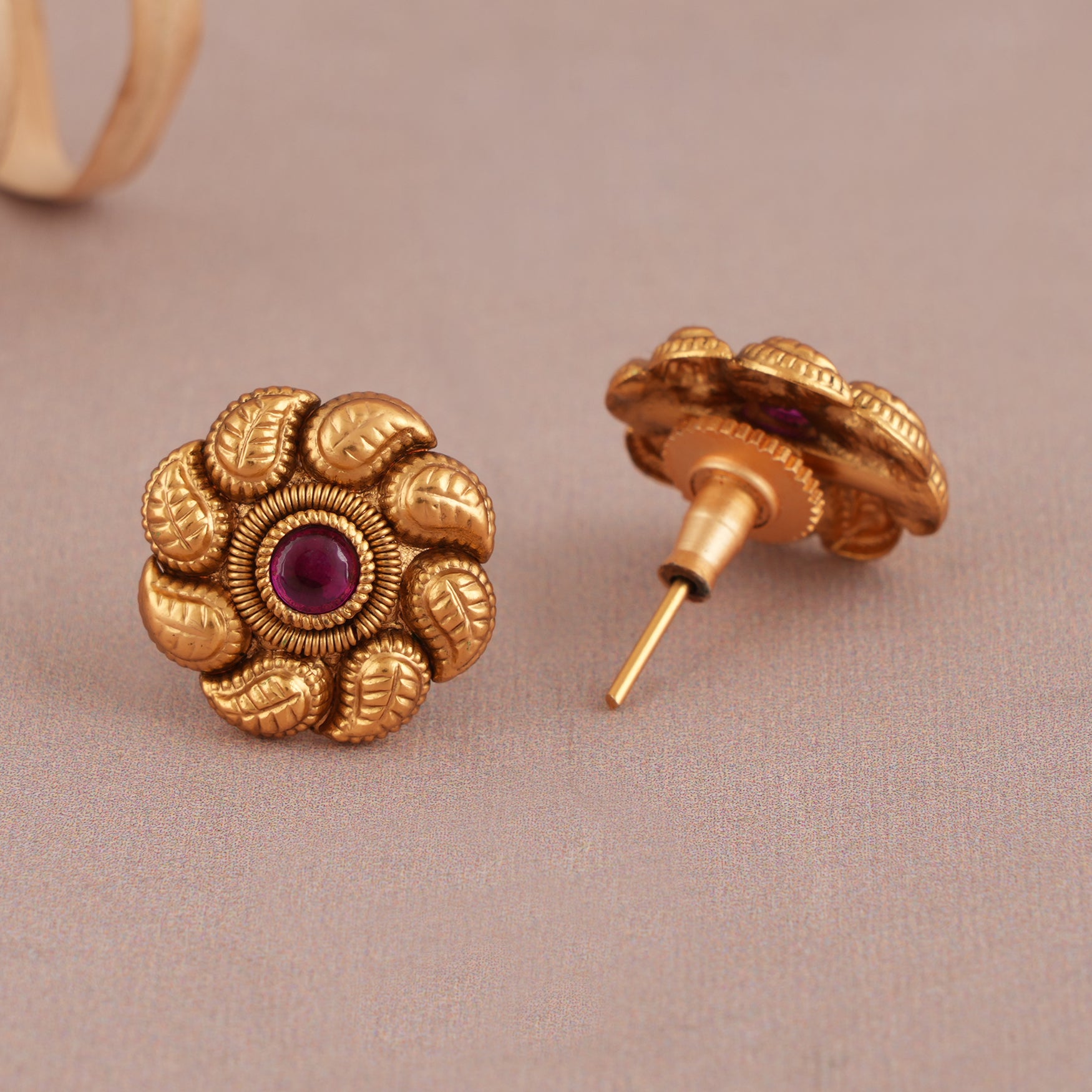 Cute antique gold floral ruby stone stud earring