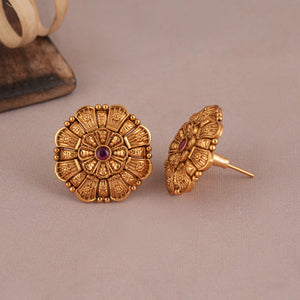 Beautiful antique gold plated stone stud