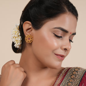 Stunning red stone antique gold stud earring