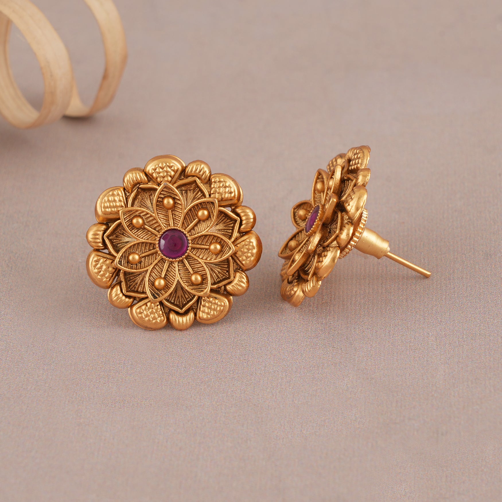 Stunning red stone antique gold stud earring