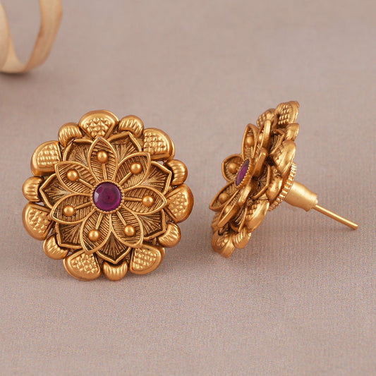 Stunning red stone antique gold stud earring
