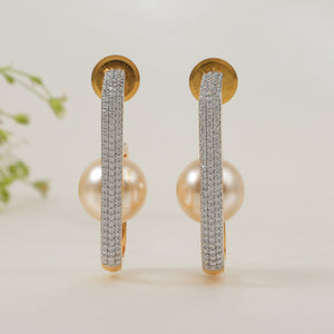 Beautiful pearl drop diamond earring