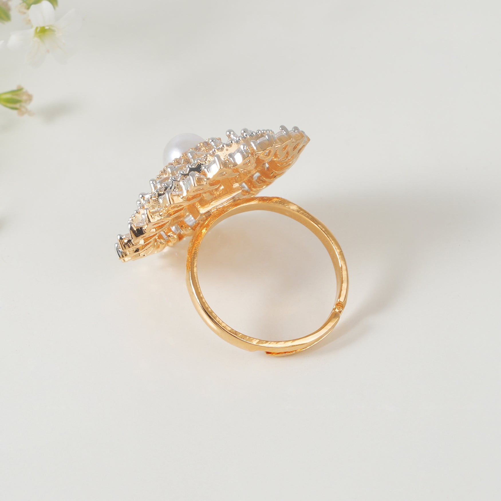 Amazing cz diamond pearl cocktail finger ring