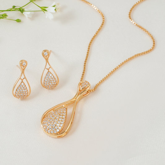 Elegant CZ diamond pear shaped pendant set