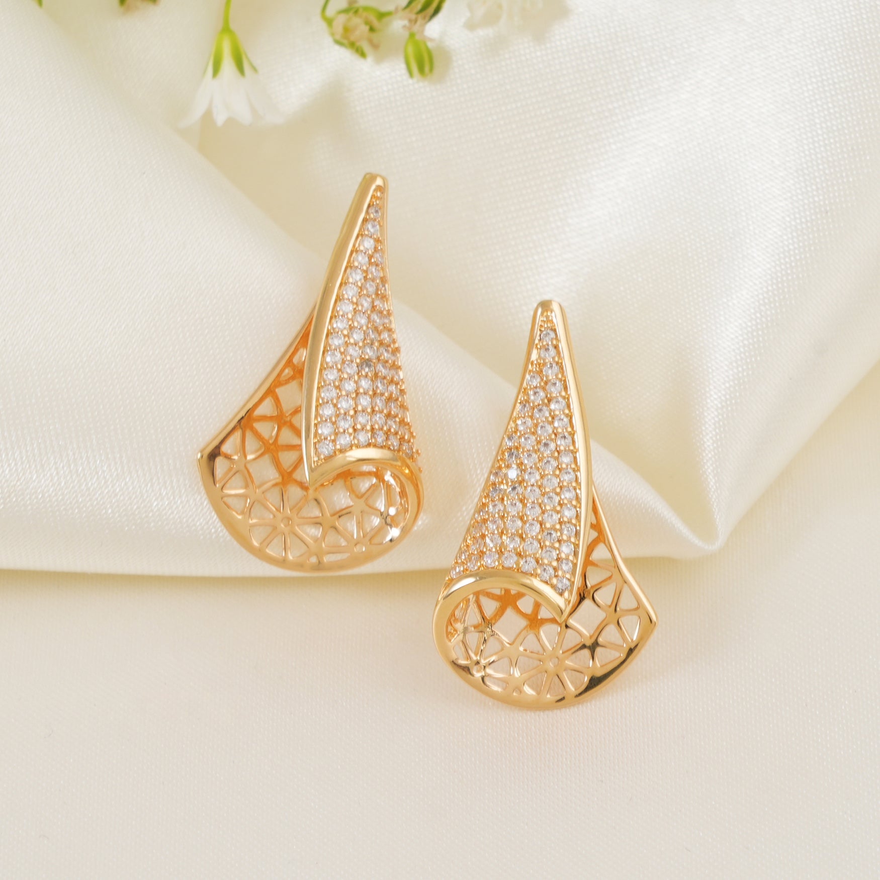 Beautiful Cz diamond pendant set for women