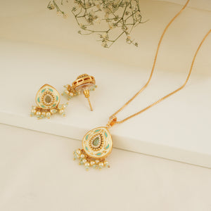 Gorgeous gold plated meenakari pendant set with earring