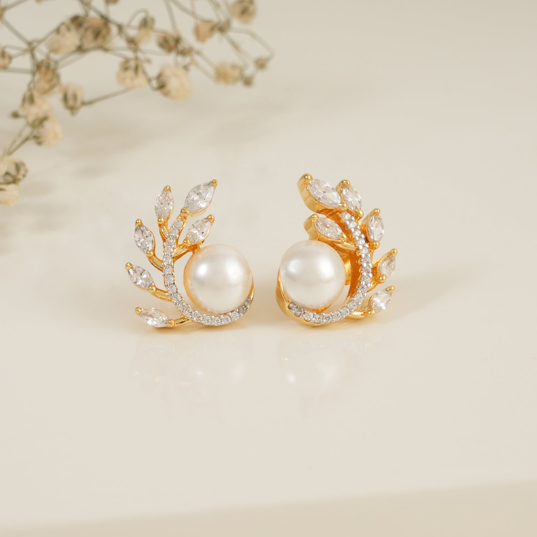 Cute cz diamond pearl small stud