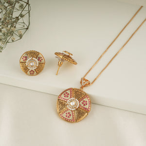 Gold plated meenakari round pendant set