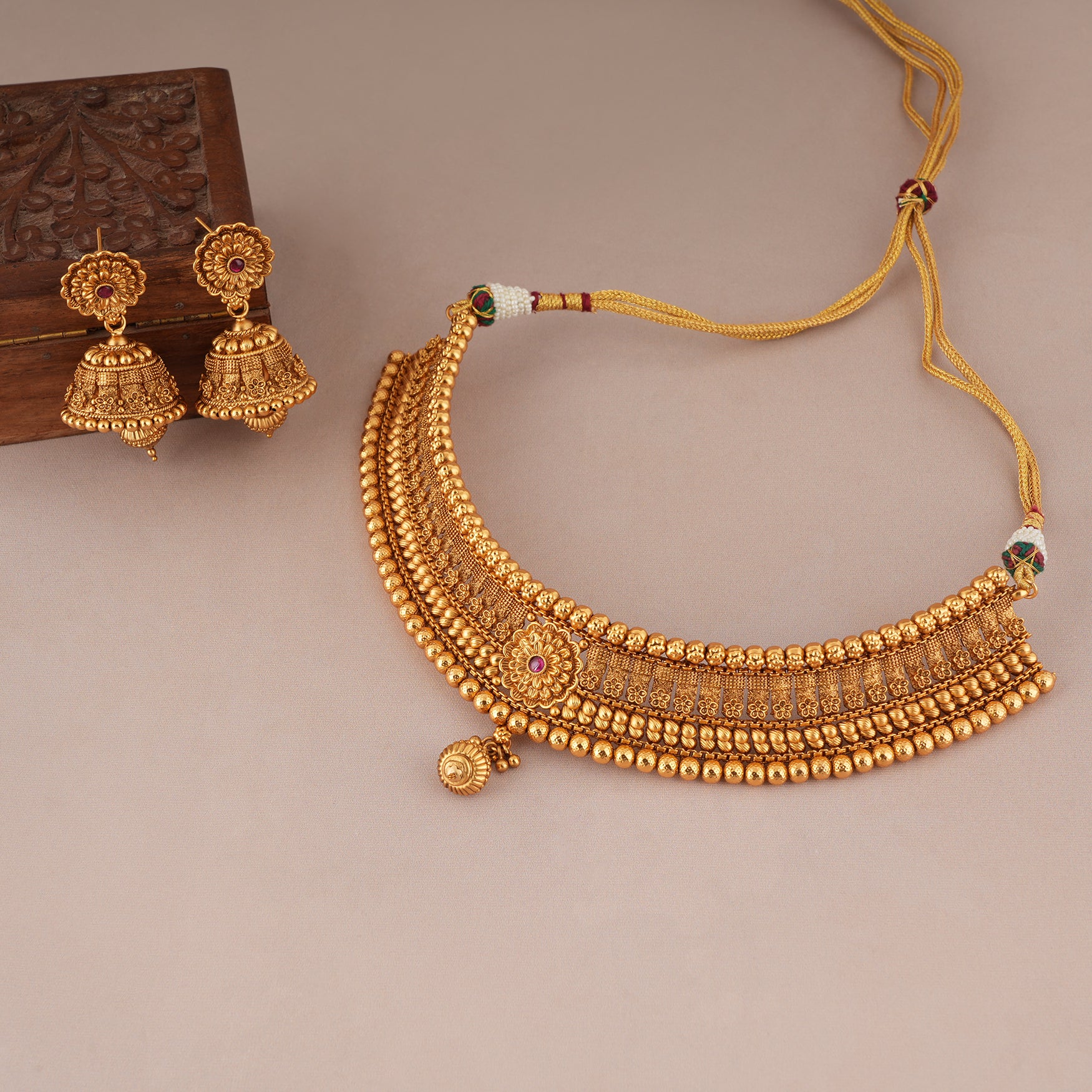 Stunning antique gold plated plain choker set for women