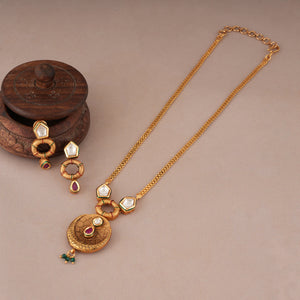 Cute antique gold kundan stone drop pendant set