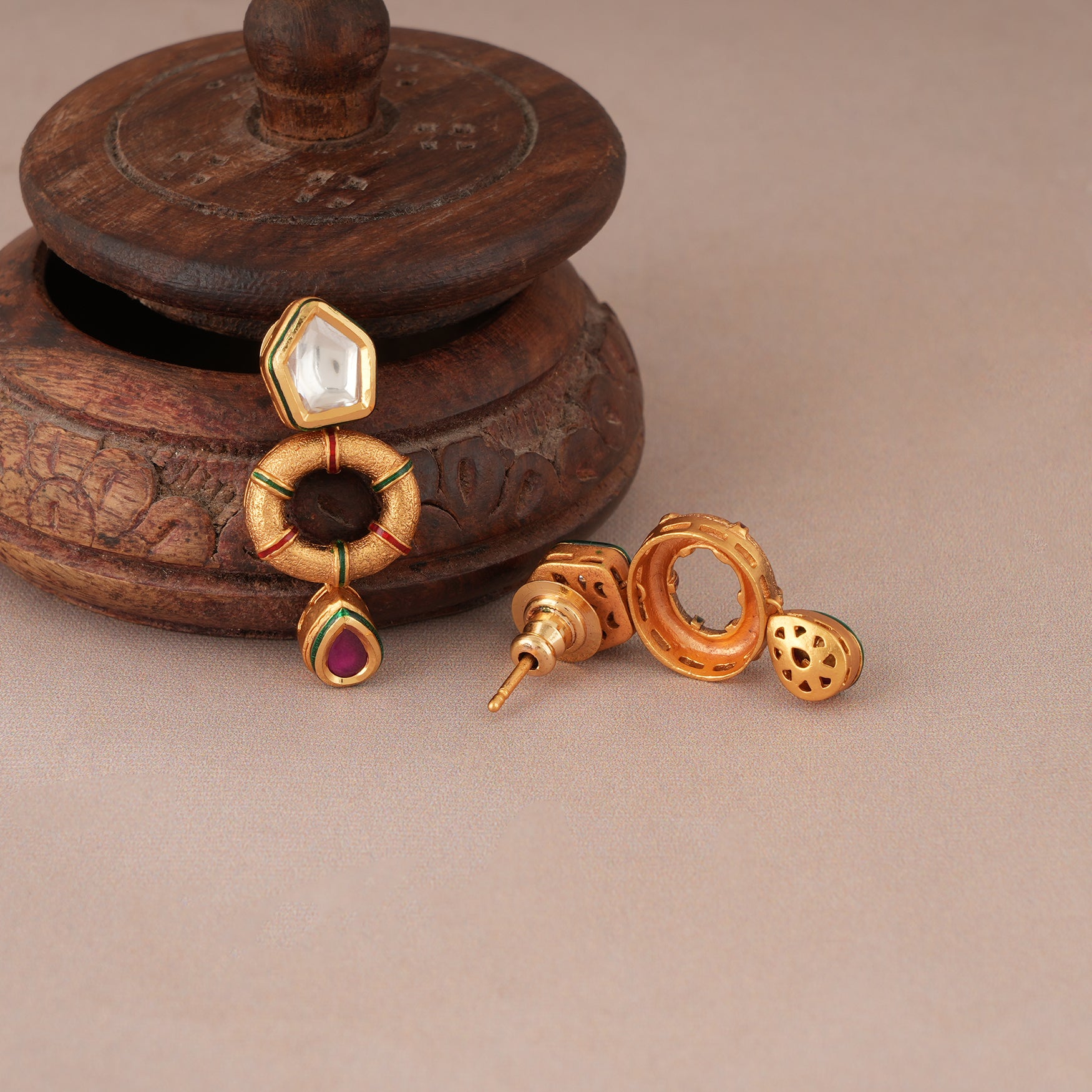 Cute antique gold kundan stone drop pendant set