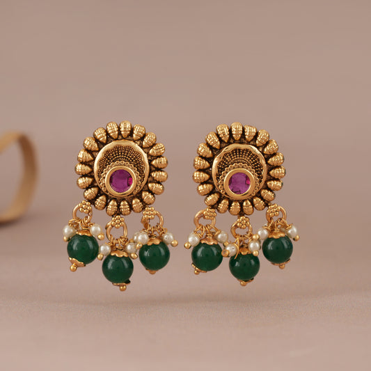 Cute antique gold green stone earring