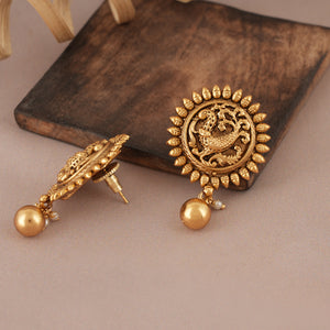 Beautiful antique gold plain earring