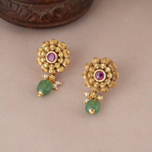 Cute elegant green stone floral earring