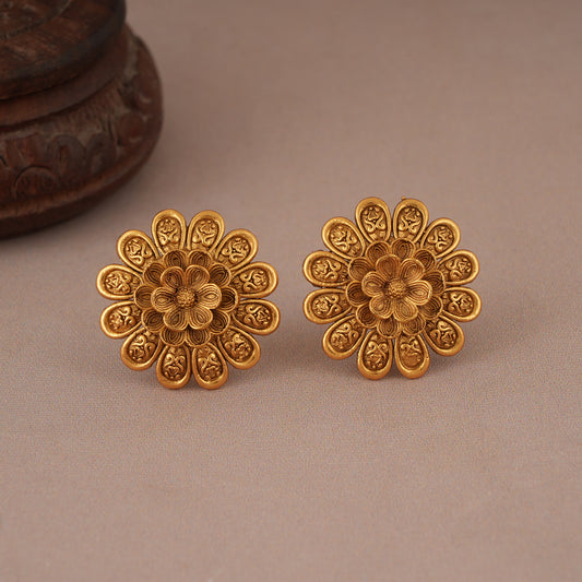 Cute antique gold floral plain stud for women