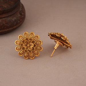 Cute antique gold floral plain stud for women