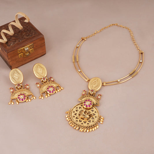 Stunning gold plated hasli necklace set