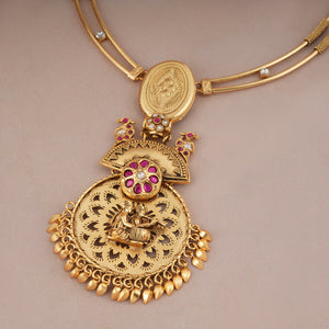 Stunning gold plated hasli necklace set