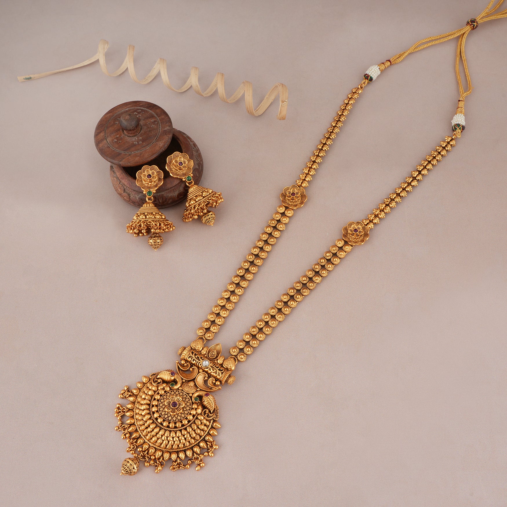 Stunning antique gold necklace set with jhumka earring