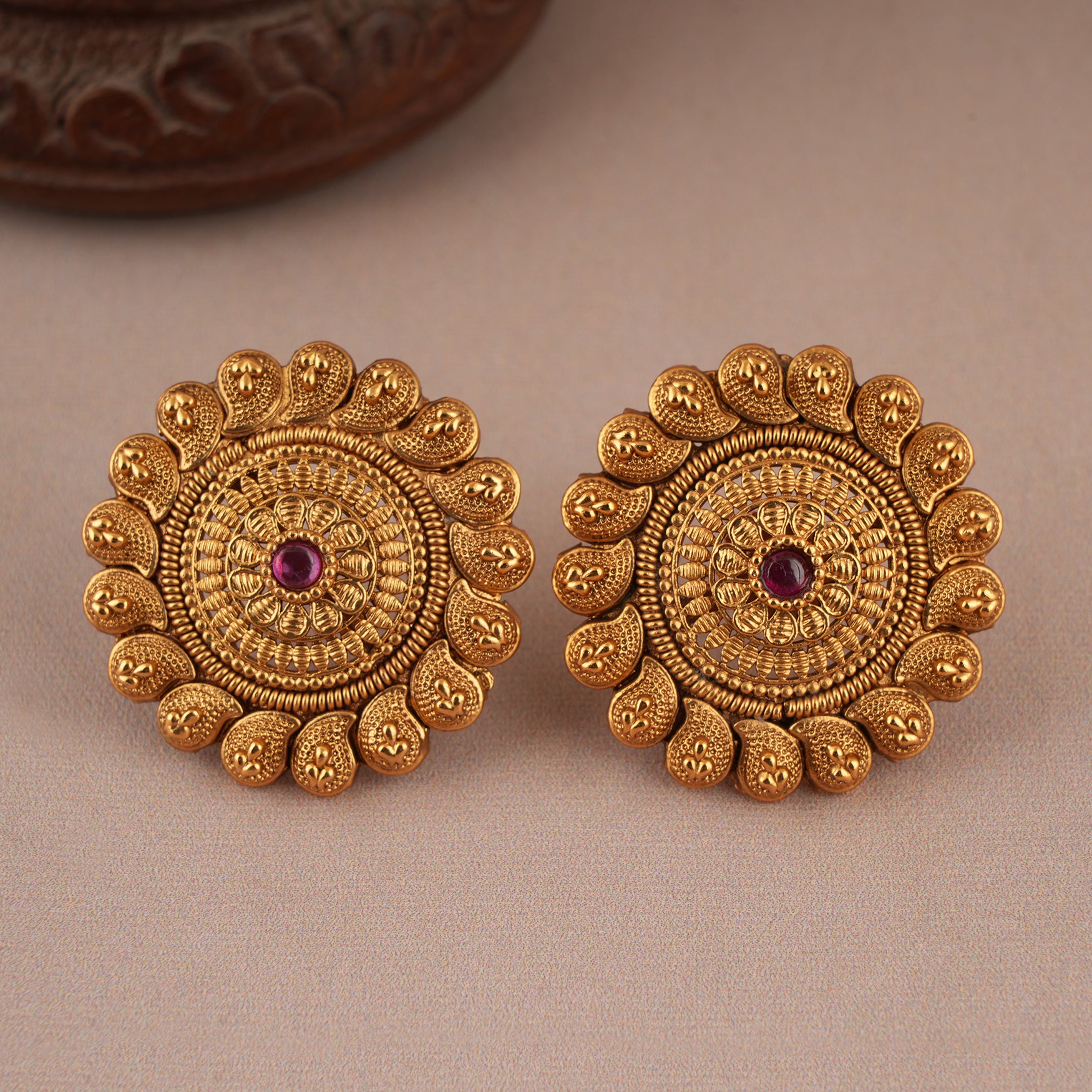 Cute round floral antique gold ruby stone stud earring