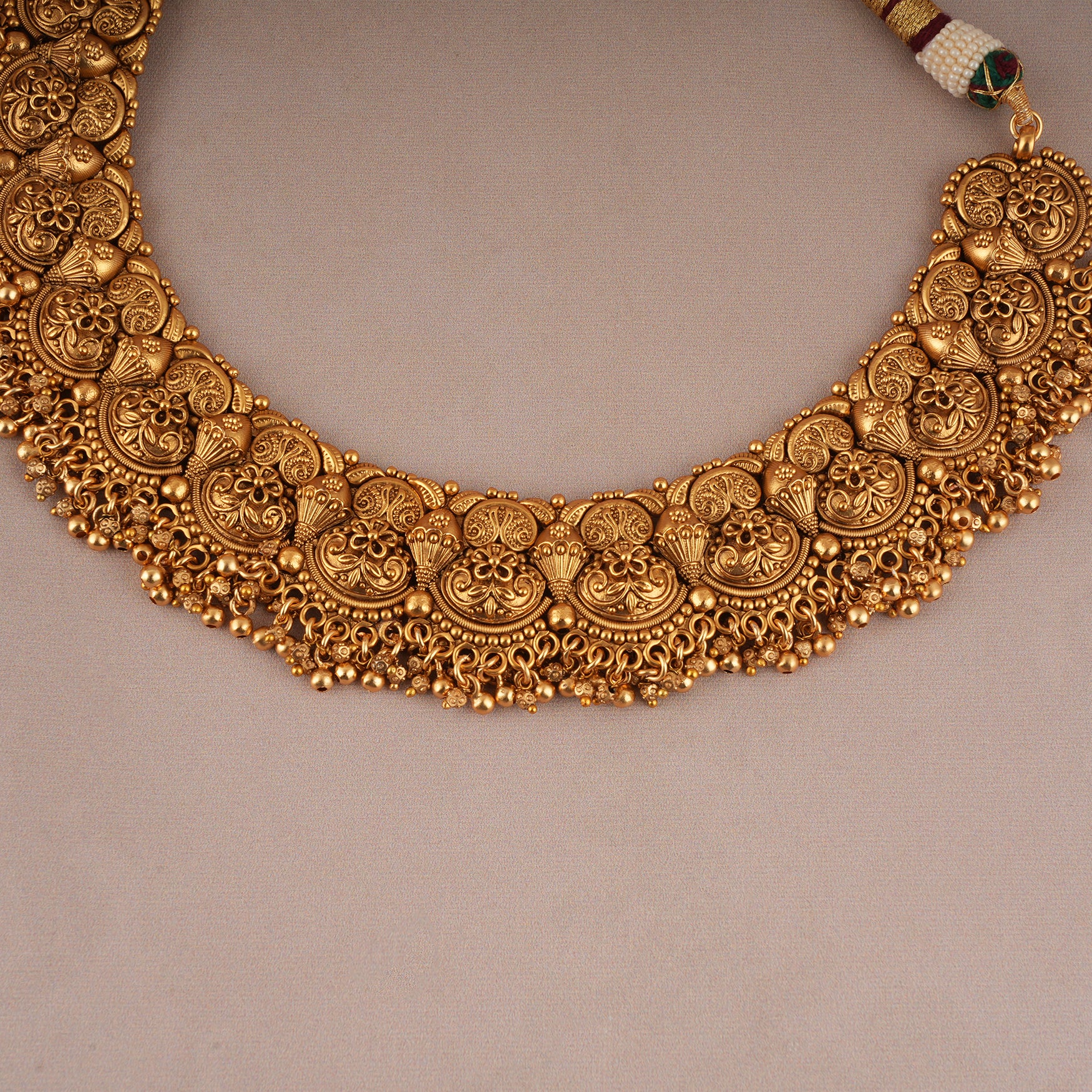 Royal plain floral inspired antique gold necklace set