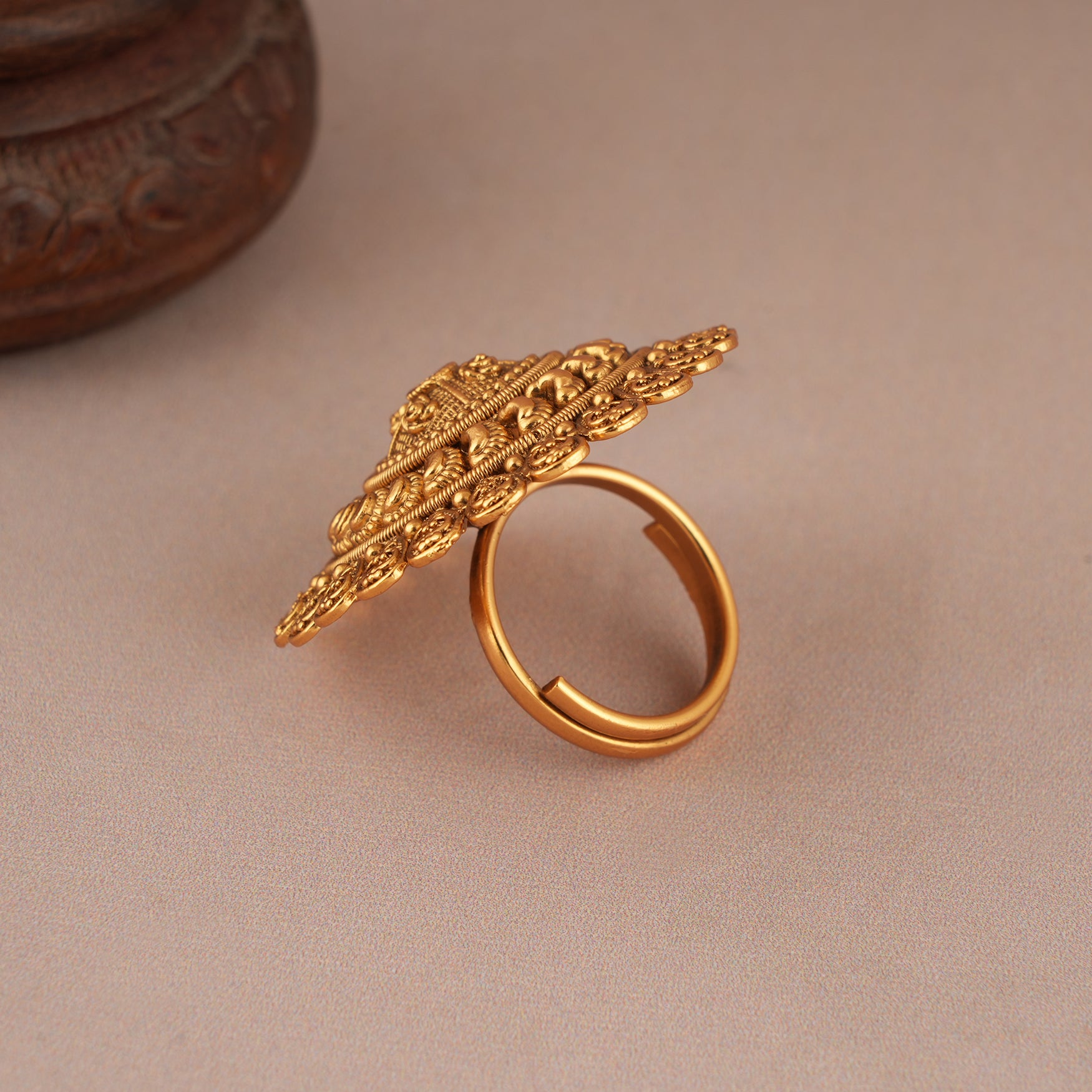 Royal antique bold antique gold plated finger ring