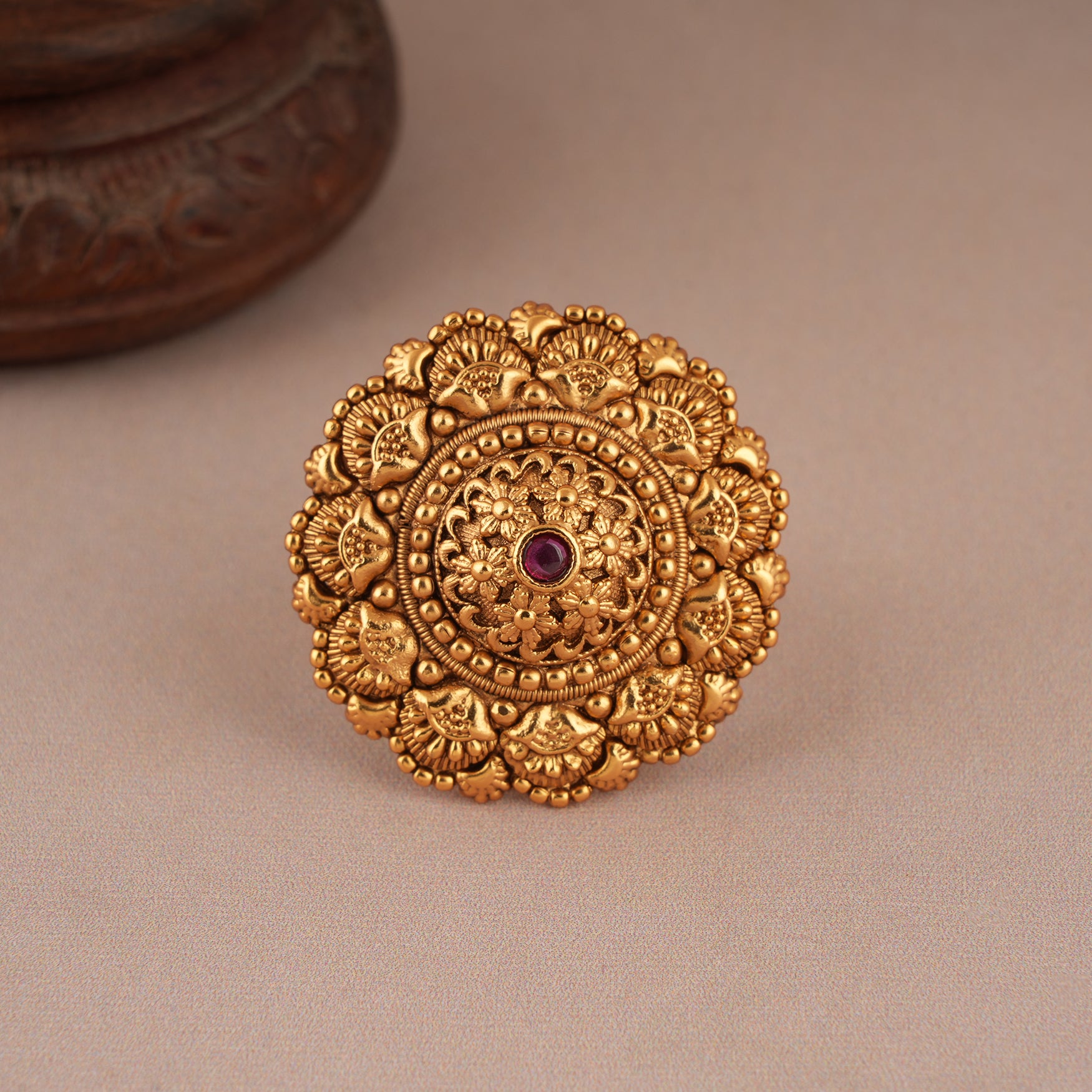 Bold antique gold carving finger ring smarsjewelrys