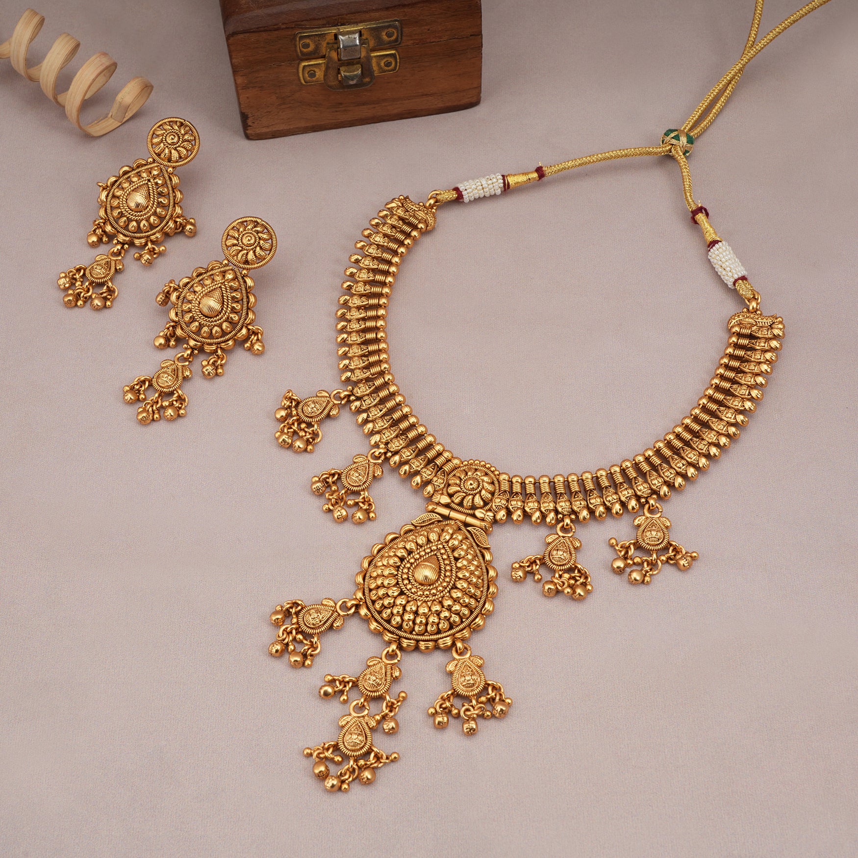 Stunning plain antique gold plated necklace set for women