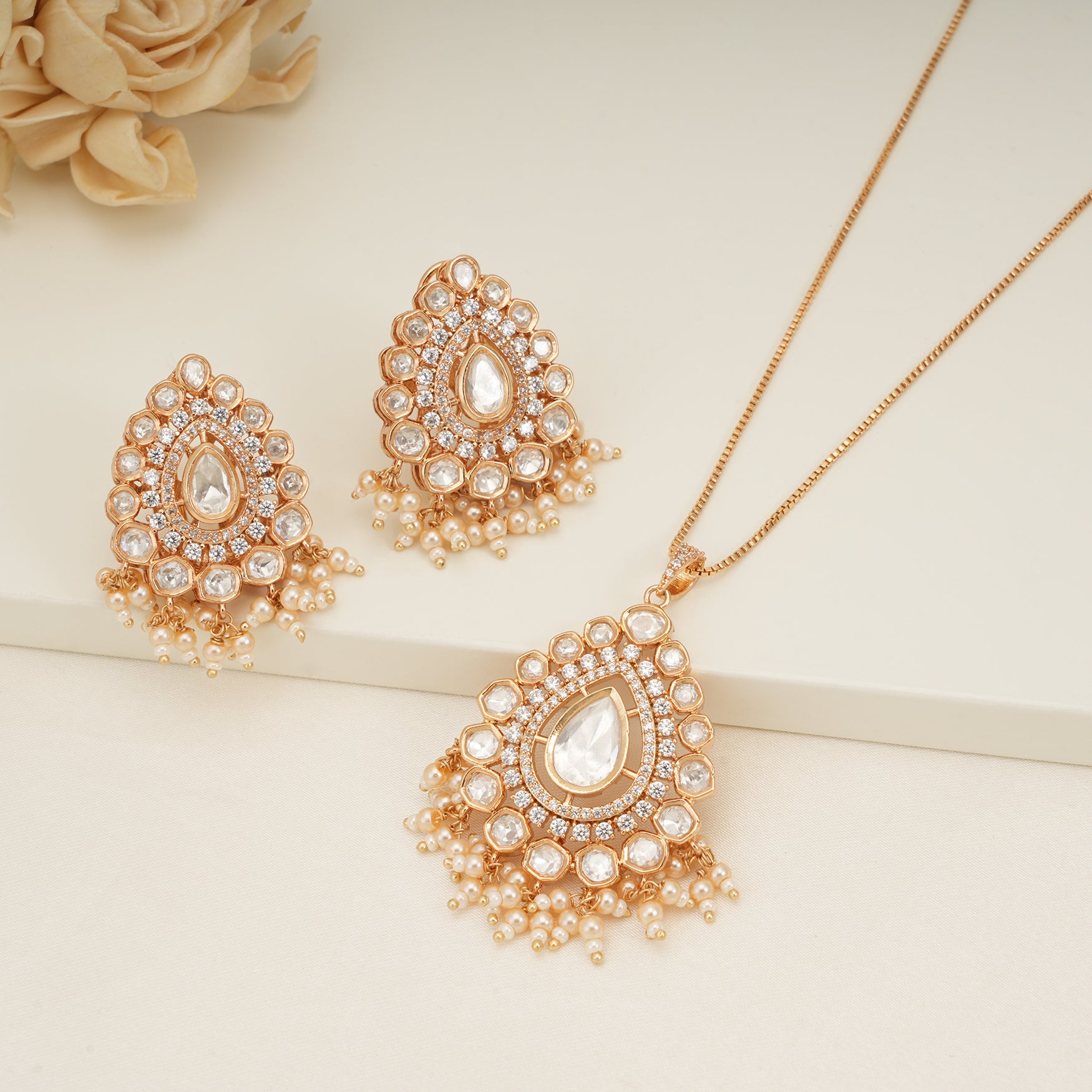 Stunning gold plated kundan pendant set