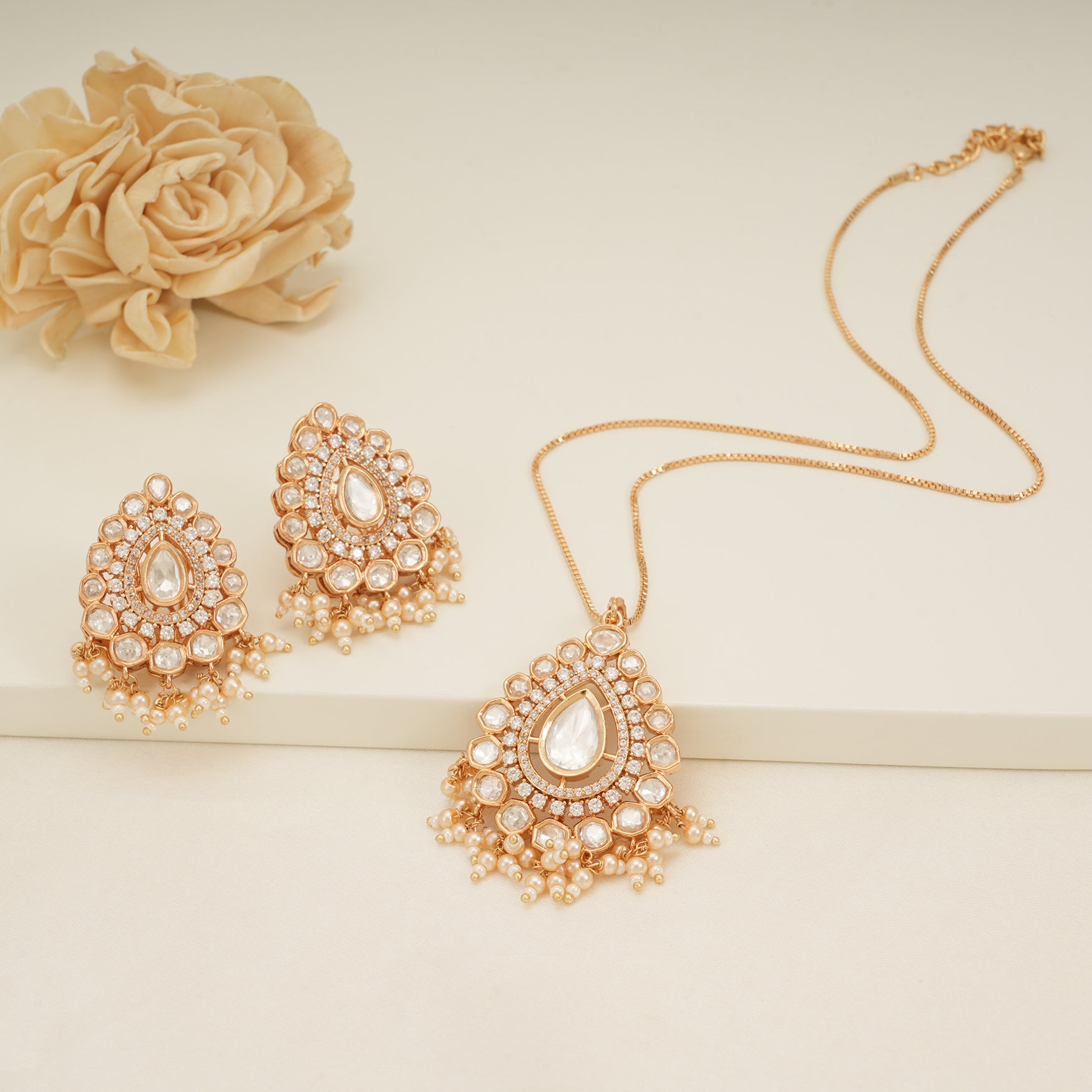 Stunning gold plated kundan pendant set