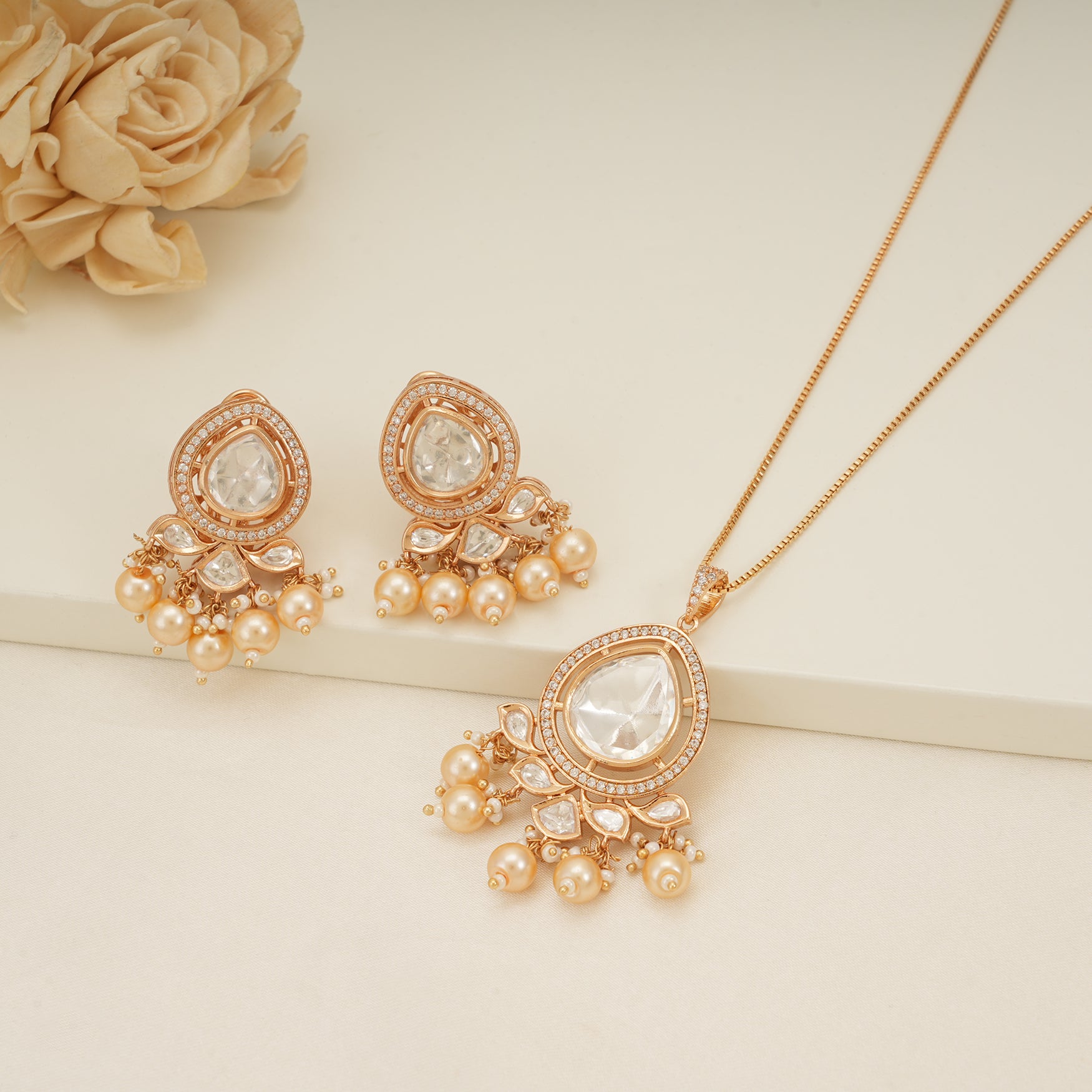 Stunning kundan drop gold plated pendant set