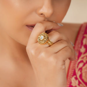 Stunning antique gold kundan finger ring