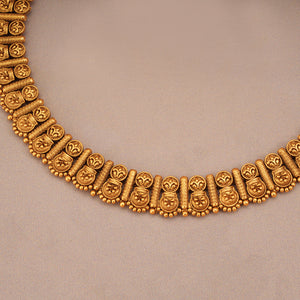 Beautiful antique gold intricate necklace set with stud earring