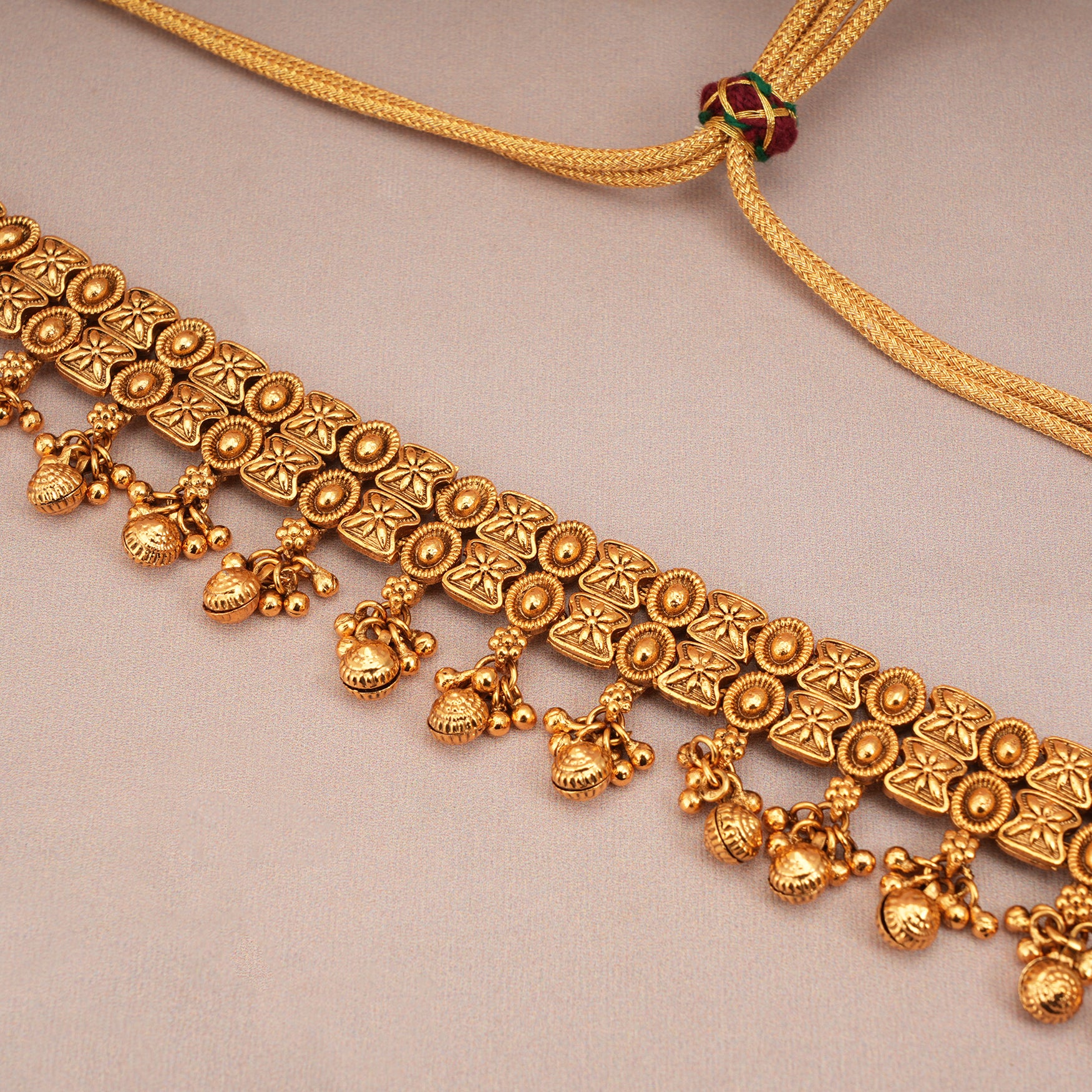 Cute antique gold plain choker set for women