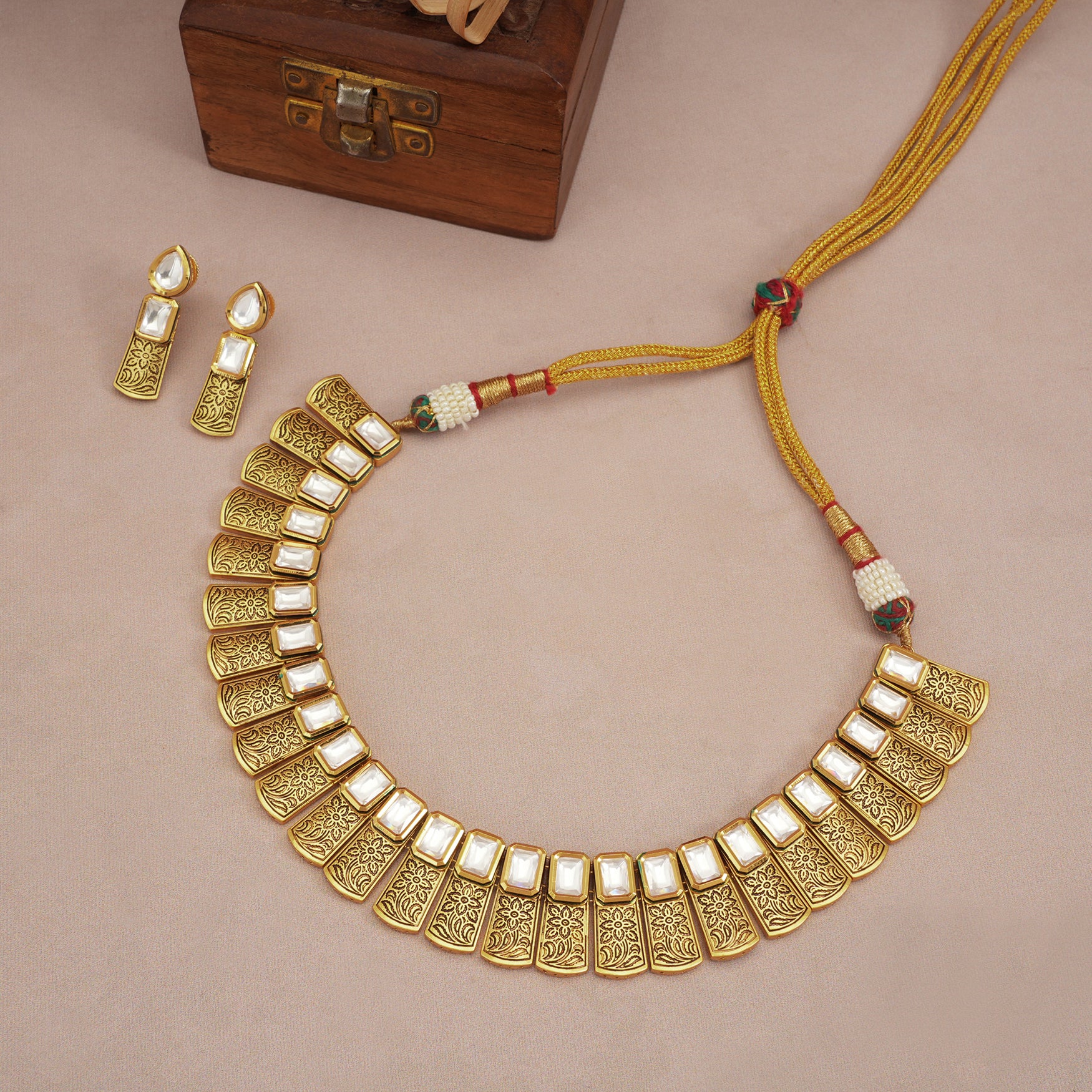 Gorgeous gold plated kundan necklace set