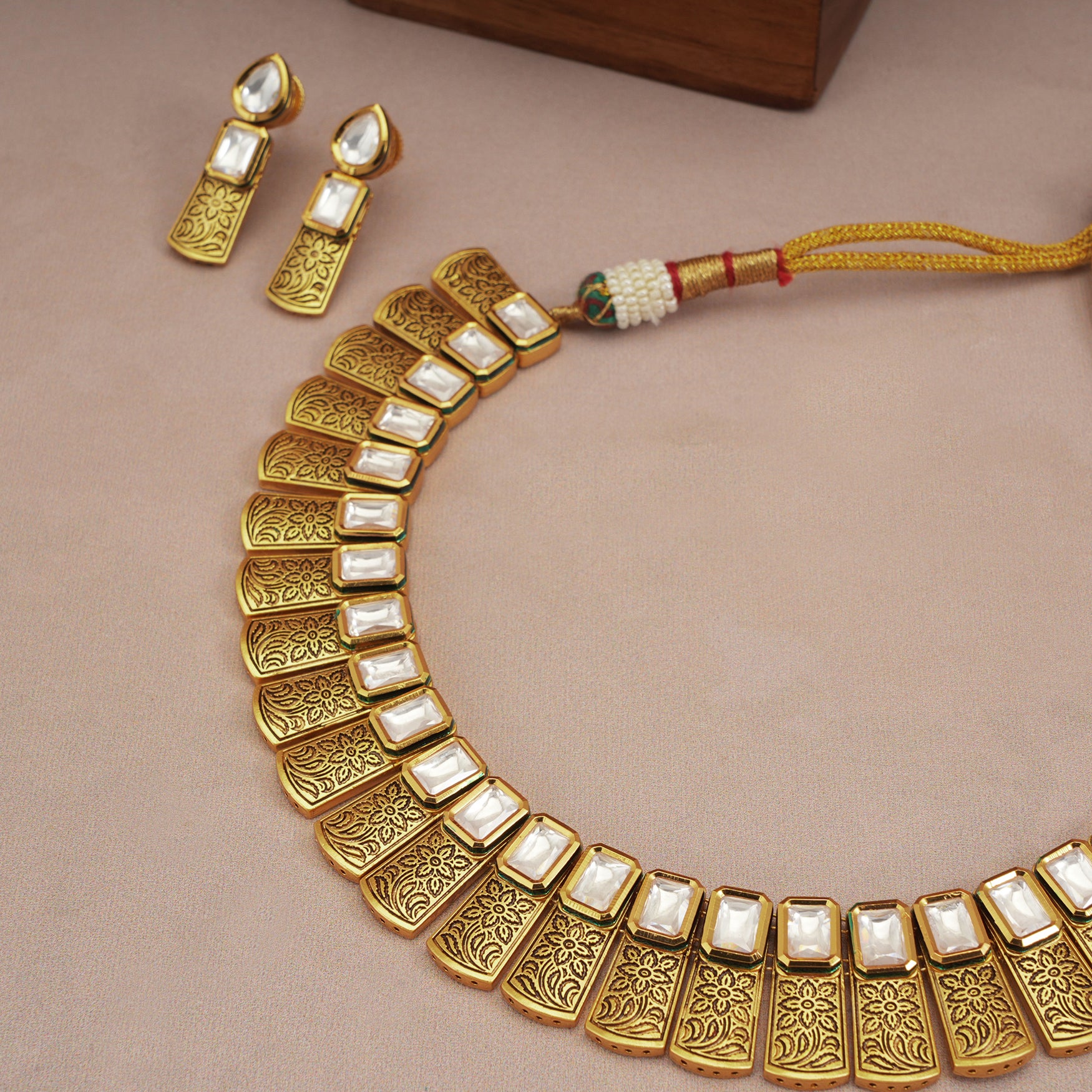 Gorgeous gold plated kundan necklace set