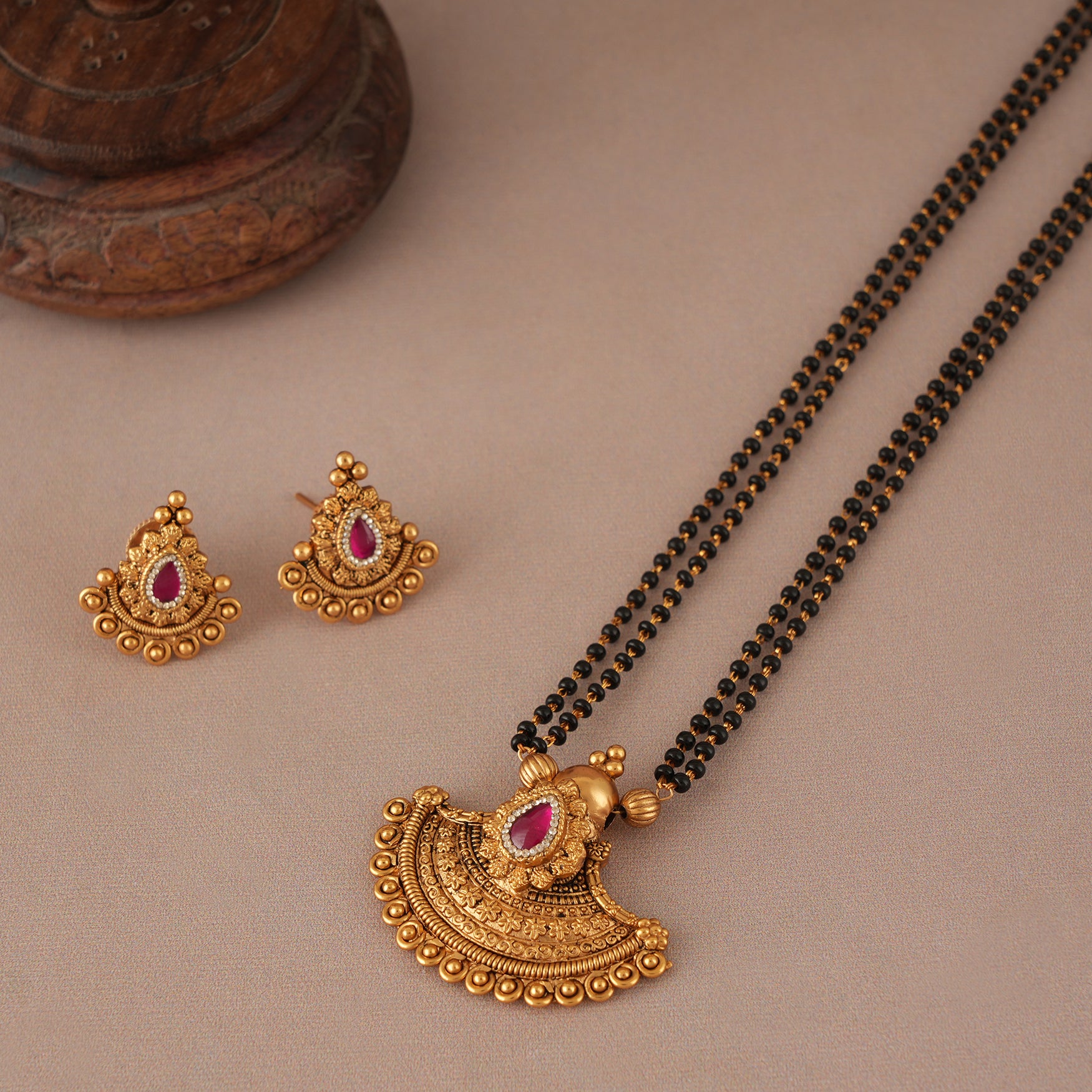 Cute antique gold ruby mangalsutra set