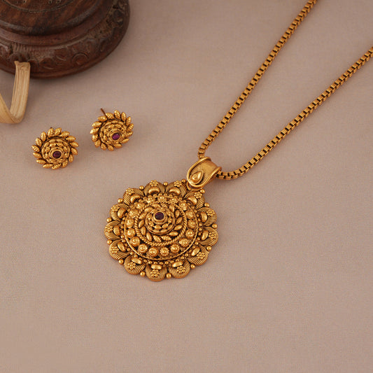 Stunning round floral inspired antique gold pendant set