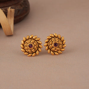 Stunning round floral inspired antique gold pendant set