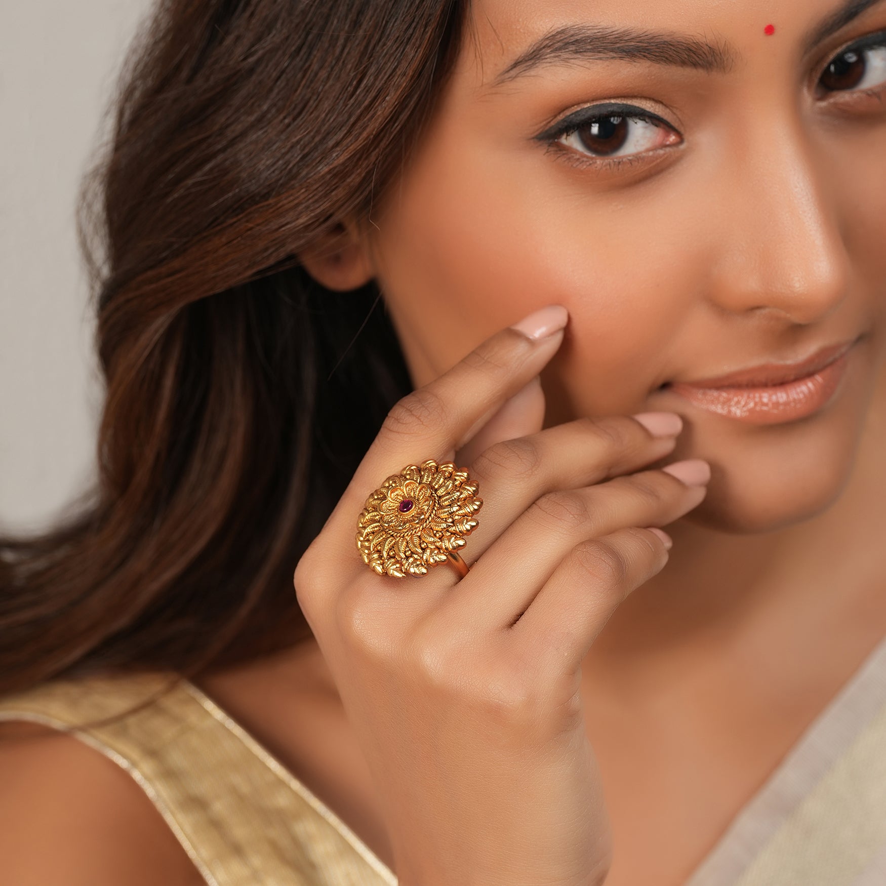 Stunning antique gold plated spiral ruby finger ring