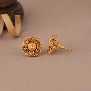 Cute antique gold floral pendant set with stud earring