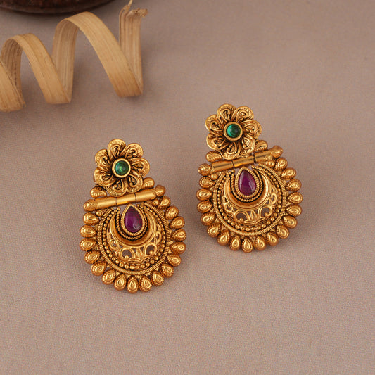 Stunning cute high gold polish earring