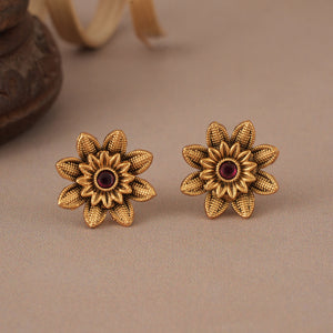 Cute antique gold floral ruby pendant set with stud earring