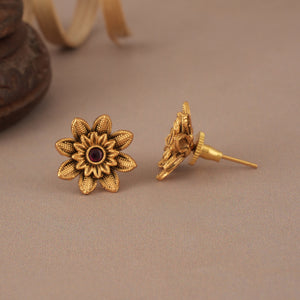 Cute antique gold floral ruby pendant set with stud earring