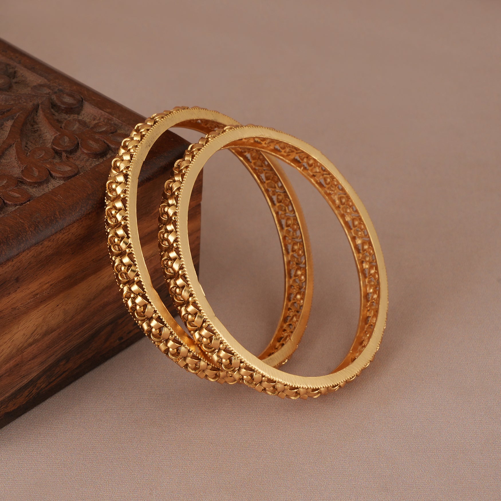 Stunning antique gold twisted bangle set